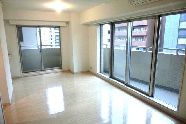 居室・リビング　写真は同タイプ住居です。