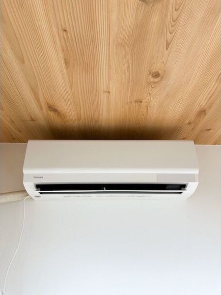 その他設備　夏もカラッと快適♪エアコン付きです！