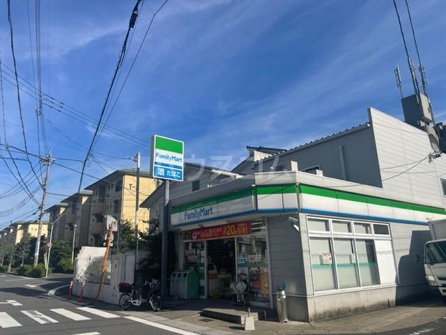 コンビニ　ファミリーマート 名東引山店（コンビニ）まで472m