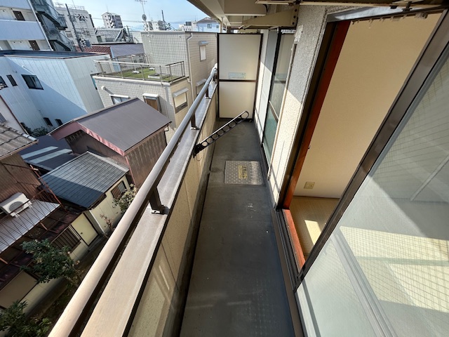 バルコニー　南向き陽当り良好です