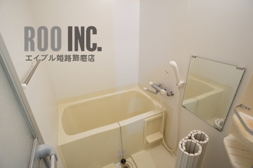 バス・シャワールーム　写真は反転のお部屋です