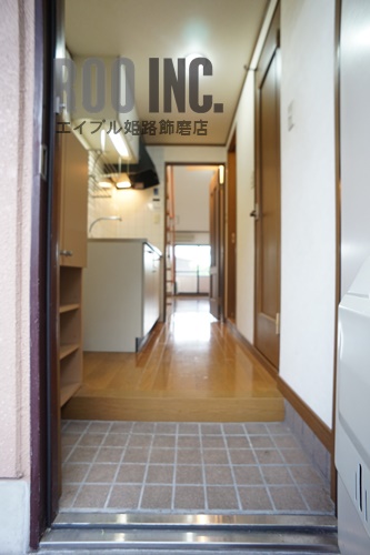 玄関　写真は反転のお部屋です