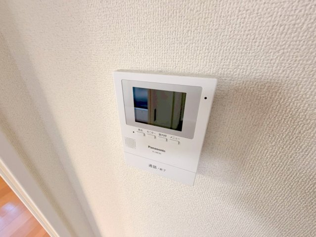 セキュリティ　TVモニターホンで来客が誰か確認してから開けて下さいね