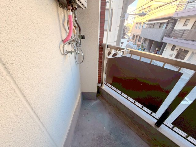 その他設備　洗濯してすぐにバルコニーに干せますね。