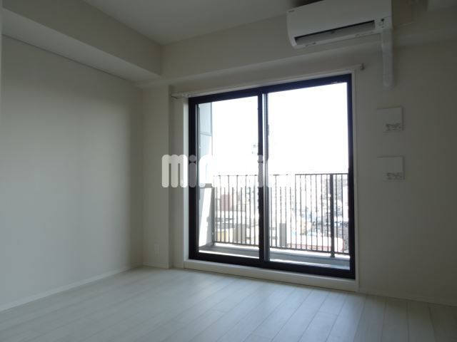 居室・リビング　別号室の参考写真