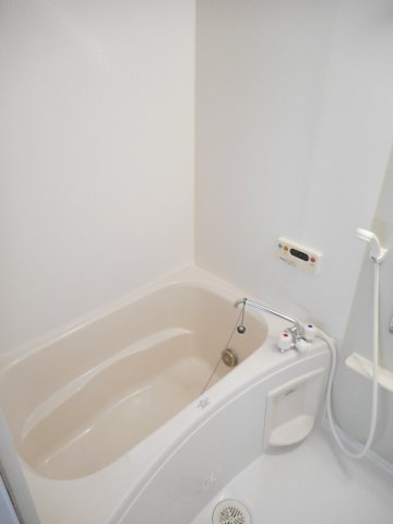 バス・シャワールーム　ゆったり過ごせるお風呂です