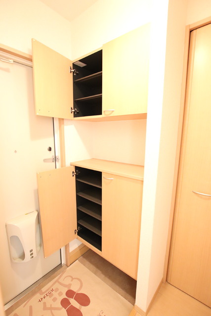 玄関　玄関横　下駄箱