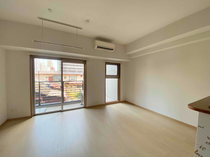 居室・リビング　同物件別部屋写真