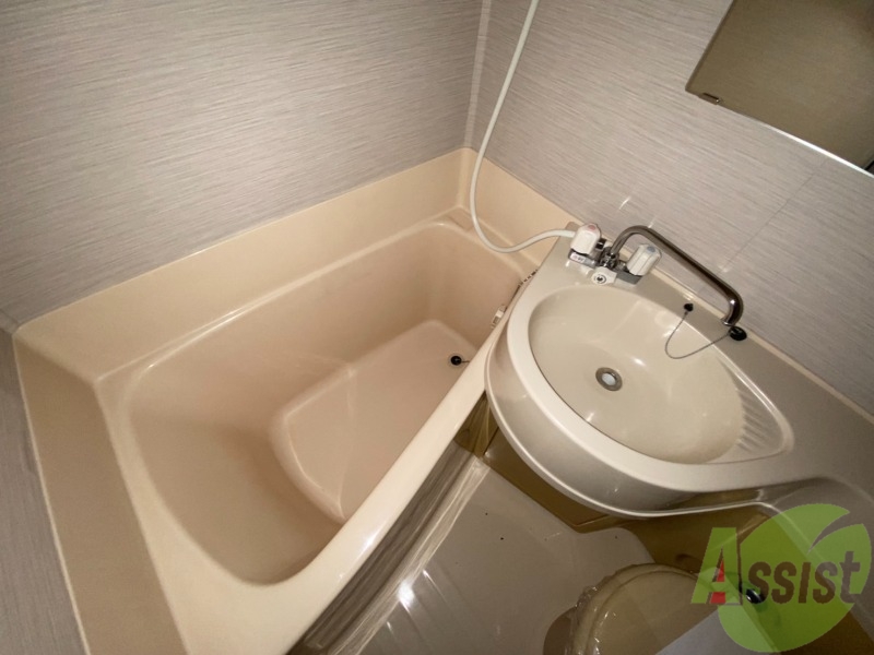 バス・シャワールーム　１人暮らしにはピッタリのサイズ感ですね！