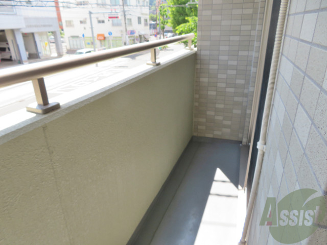 バルコニー　こちらのバルコニーで、洗濯物干しもバッチリです。