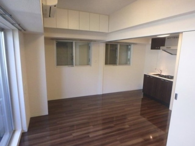 居室・リビング　室内