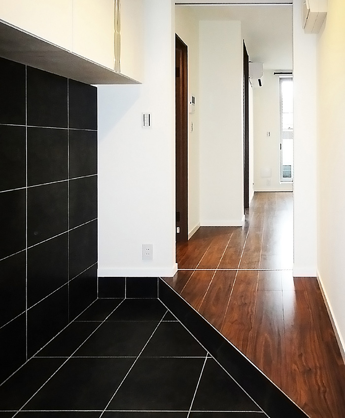 玄関　物件の内装です