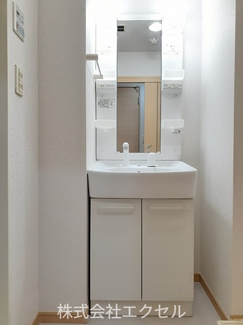 洗面設備　独立洗面台です。
