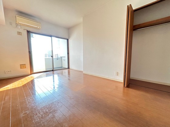 居室・リビング　※別部屋の写真です