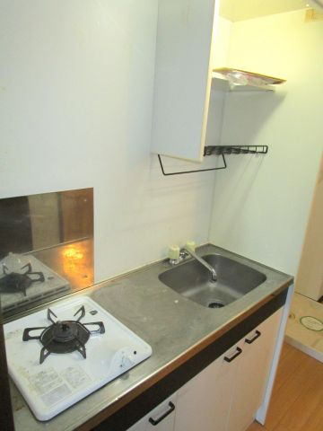 キッチン　コンパクトなキッチンで掃除もラクラク