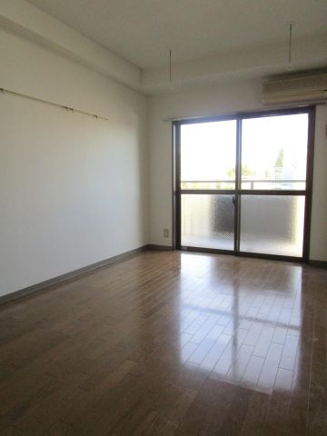 居室・リビング　リビングです　以下別号室参考写真です