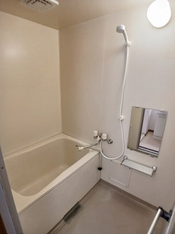 バス・シャワールーム　お風呂で日々の疲れを落としましょう