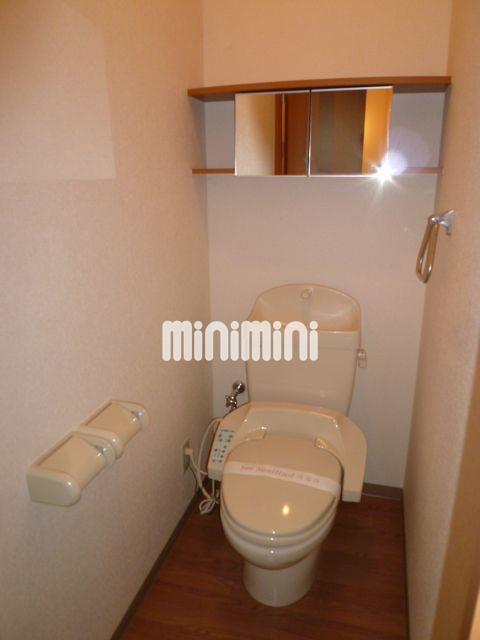 トイレ　シャワー付きトイレ、棚あり