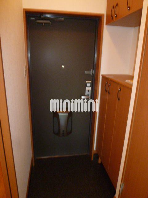 玄関　下駄箱あります。