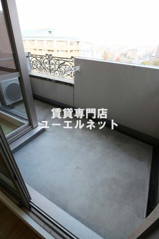 バルコニー　バルコニー付きで採光＆風通し良好！