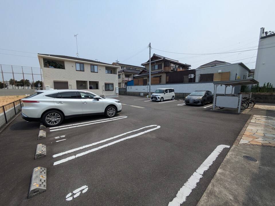 駐車場　駐車場