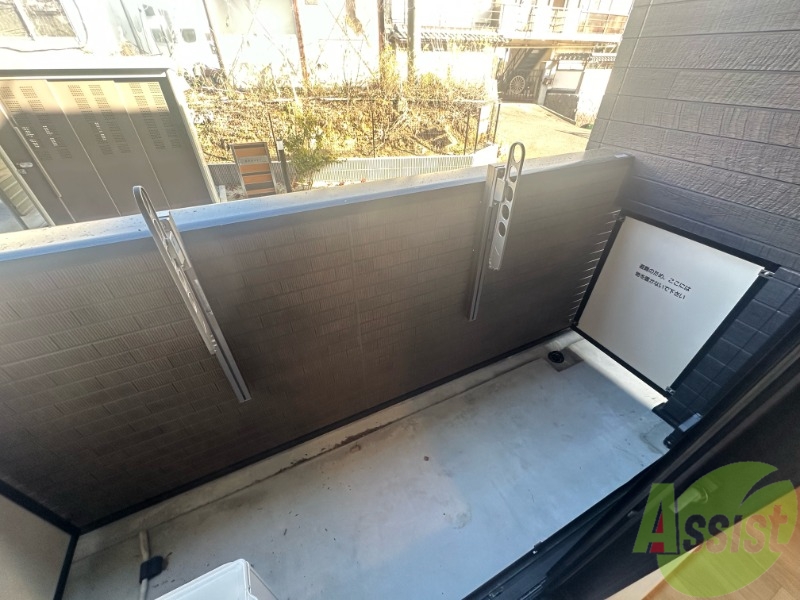 バルコニー　バルコニーが付いているので晴れた日は洗濯物が干せますね