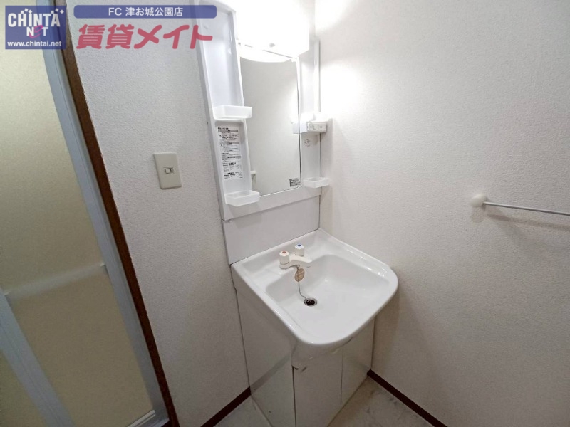 洗面設備　同型参考写真
