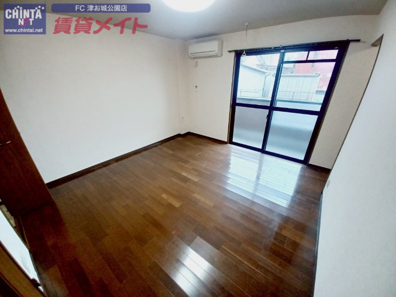 居室・リビング　同型参考写真