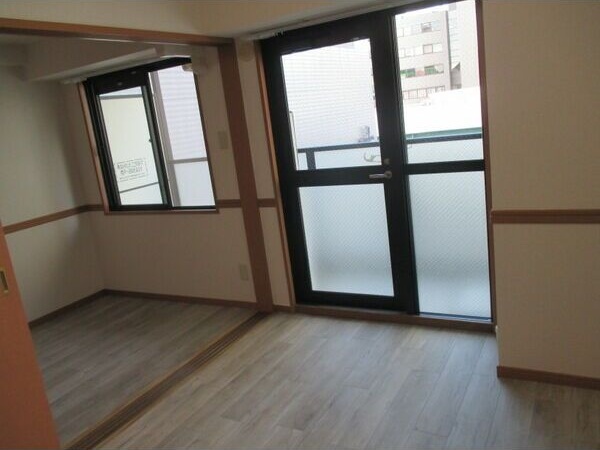 居室・リビング　※写真は同じマンションの違う部屋のものになります。