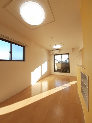 居室・リビング　使いやすい居間です