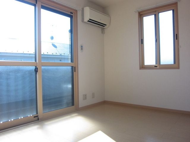 居室・リビング　♪角部屋２面採光♪