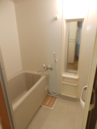バス・シャワールーム　ゆったり過ごせるお風呂です