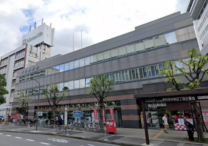 郵便局　伊丹郵便局郵便集荷（郵便局）まで129m