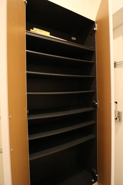 収納　収納　シューズボックス