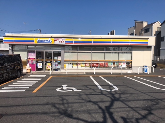 コンビニ　ミニストップ町田小川2丁目店（コンビニ）まで438m