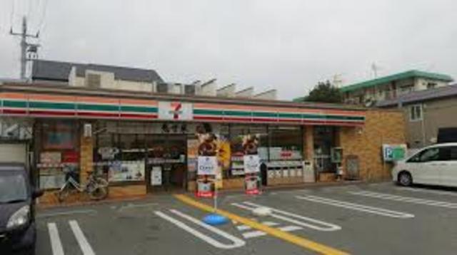 コンビニ　セブンイレブン伊丹瑞ケ丘店（コンビニ）まで392m
