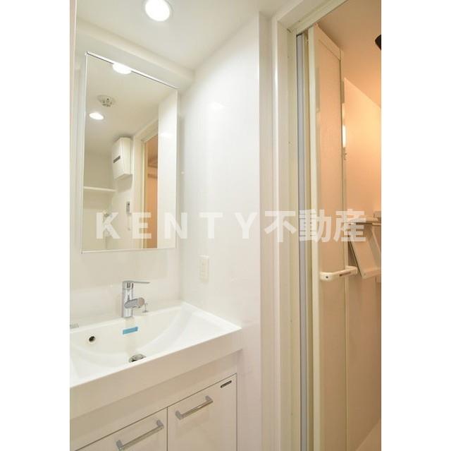 洗面設備　コンパクトで使いやすい洗面所