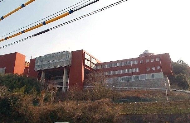 高校・高専　智辯学園和歌山高校様（高校・高専）まで1000m