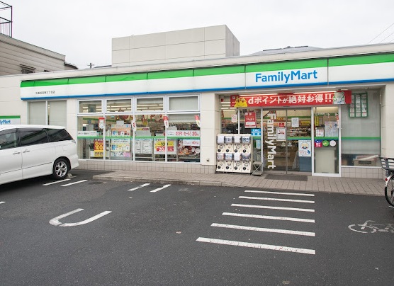 コンビニ　ファミリーマート 杉並成田東三丁目店（コンビニ）まで491m