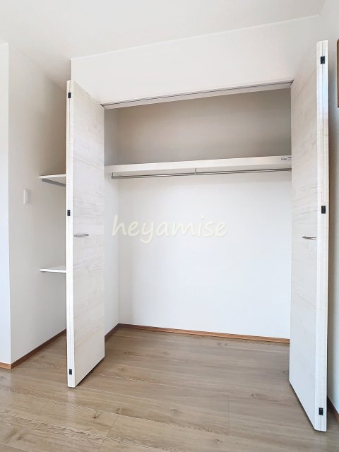 収納　写真は別号室です