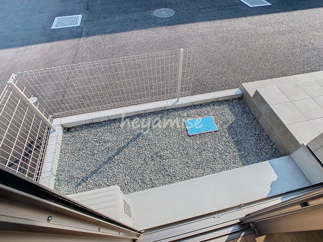 庭　写真は別号室です