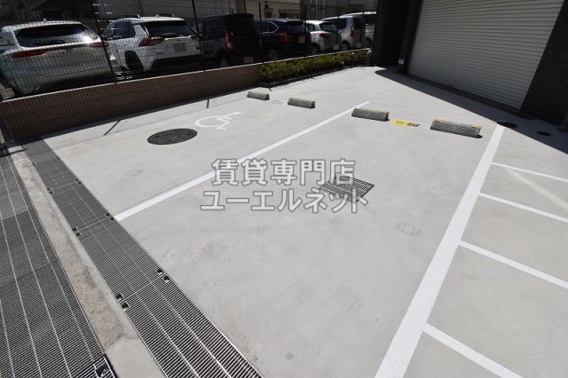 駐車場　敷地内駐車場