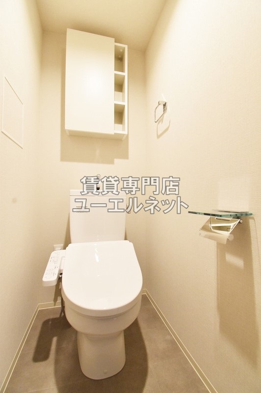 トイレ　温水洗浄便座付き