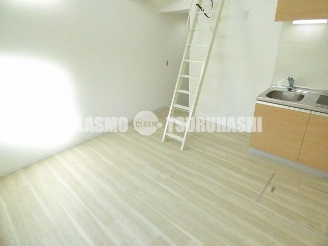 居室・リビング　日当たり良好明るいお部屋で気分もあがりますね♪
