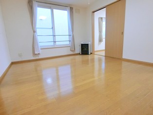 居室・リビング　同タイプ内観です