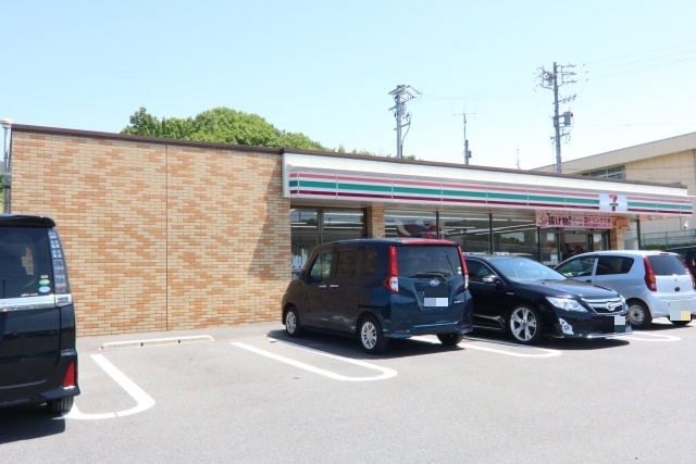 コンビニ　セブン－イレブン　日進北新町店（コンビニ）まで200m