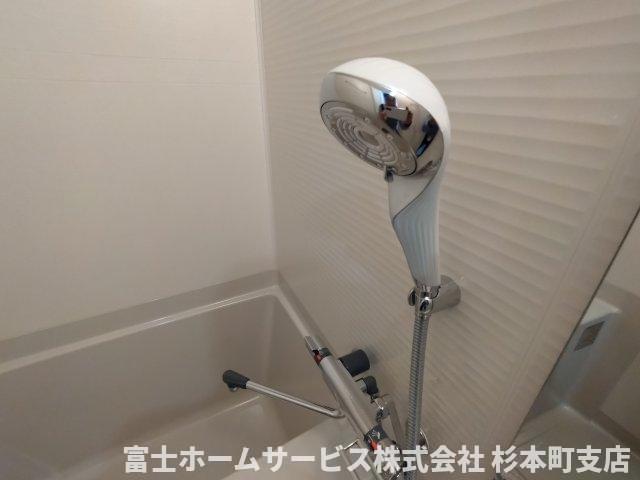 バス・シャワールーム　ReFaファインバブルシャワーヘッド標準装備です♪