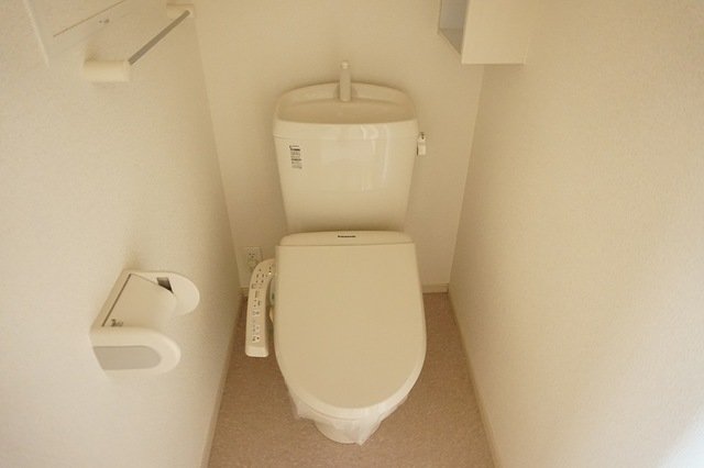 トイレ　落ち着いたトイレです