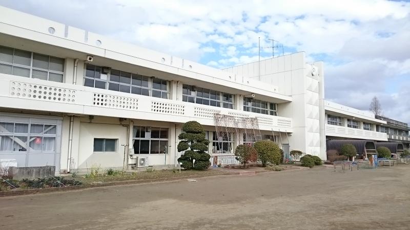 中学校　君津市立君津中学校（中学校）まで784m