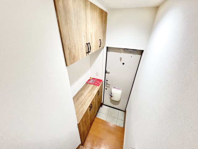 玄関　※別部屋参考写真